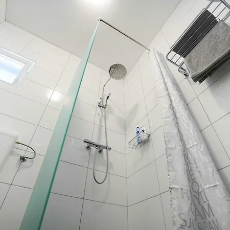 Tj 1 Apartment *